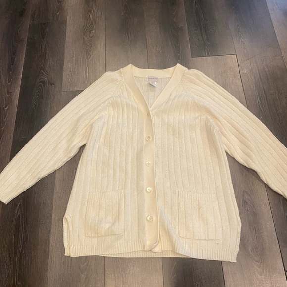 Bobbie Brooks White Sweater EUC - Picture 2 of 5